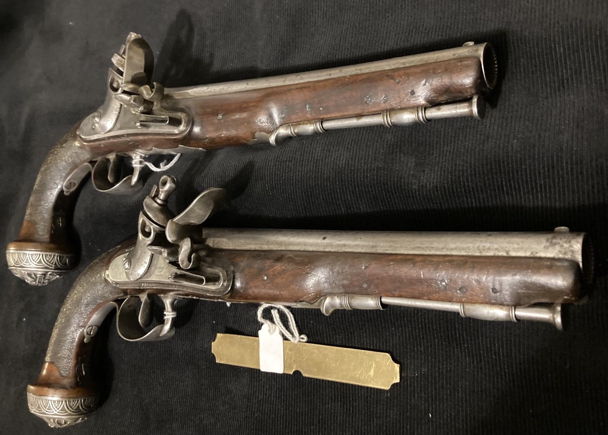 Paire de Pistolet du Général …… officier Général d’Etat Major de Places. Signés « VERSAILLES » -photo-2
