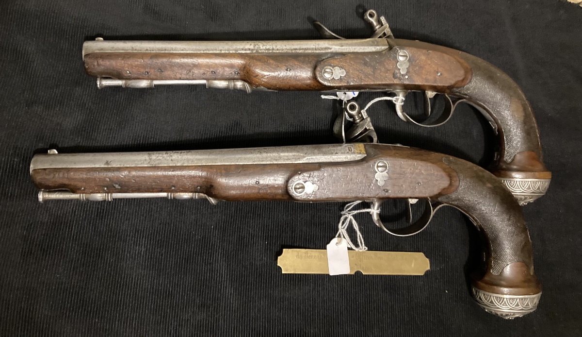 Paire de Pistolet du Général …… officier Général d’Etat Major de Places. Signés « VERSAILLES » -photo-4