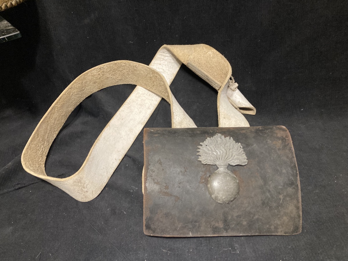 Giberne d’Infanterie avec  baudrier porte baïonnette du modèle 1er Empire. France 