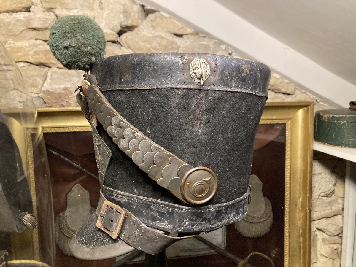 Shako du 6éme Chasseur à Cheval du modèle 1801 / 1804 modifié 1806. Premier Empire.-photo-3