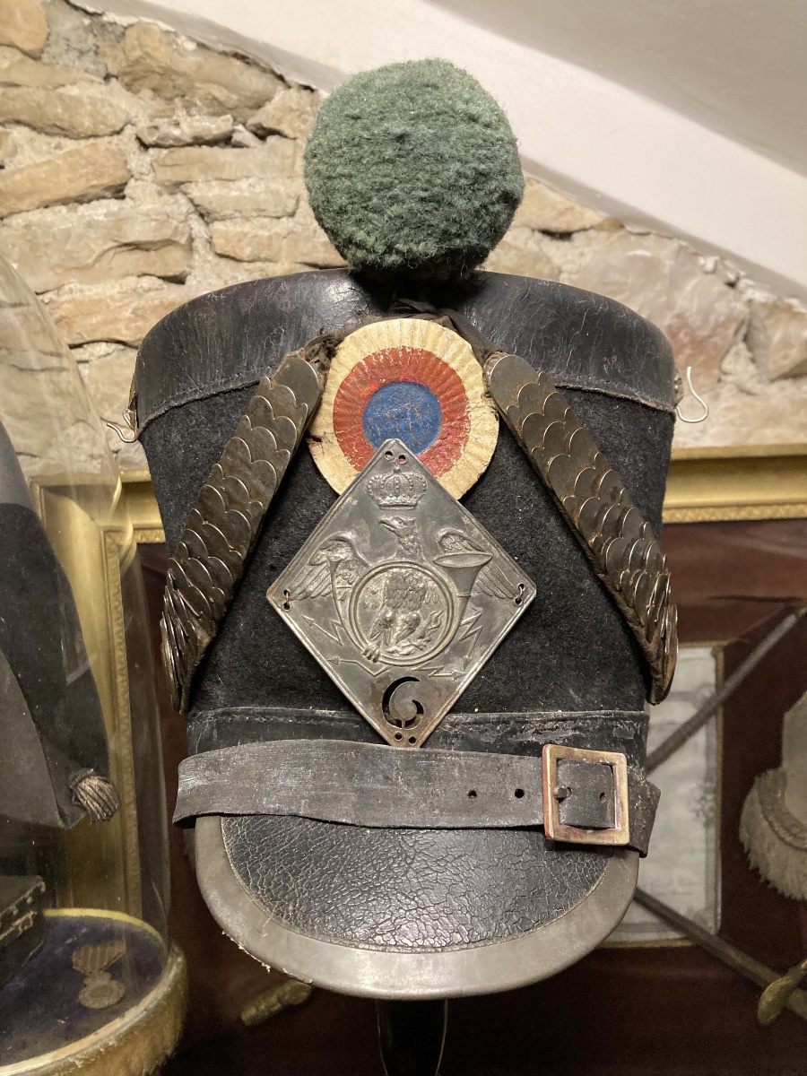 Shako du 6éme Chasseur à Cheval du modèle 1801 / 1804 modifié 1806. Premier Empire.