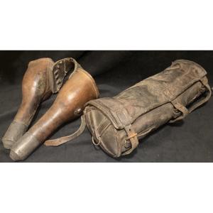 Ensemble de Cavalerie Premier Empire. Paire de Fontes pour Pistolets. Porte-Manteau d’officier 