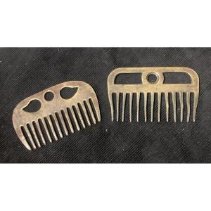 2 Peignes de Criniére de Cheval de HUSSARD . Premier Empire.