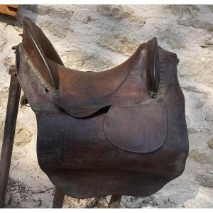 Old Military Saddle. First Empire Collection Christian Fabre . Fin XVIIIe Début XIXéme .
