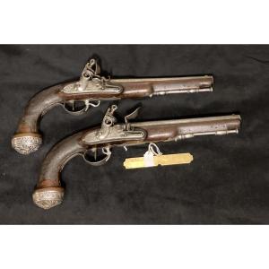 Paire de Pistolet du Général …… officier Général d’Etat Major de Places. Signés « VERSAILLES »
