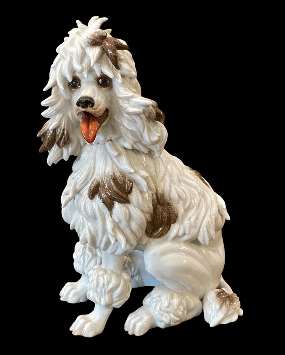 Chien En Porcelaine. Algora. Espagne. XXe Siècle.