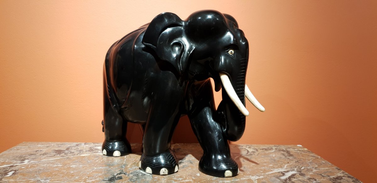 Elephant En ébène et Ivoire 