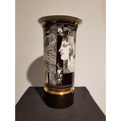 Vase En Porcelaine