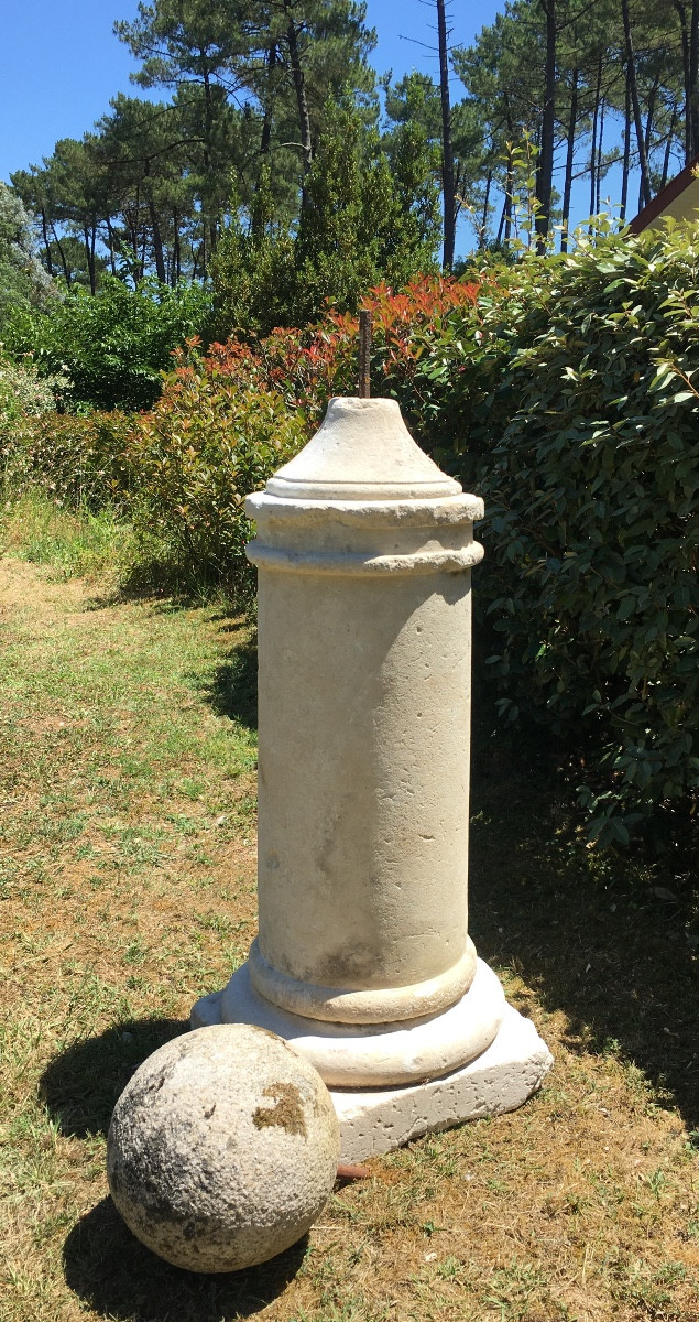 Colonne en pierre surmontée d’une boule XIX ème -photo-8
