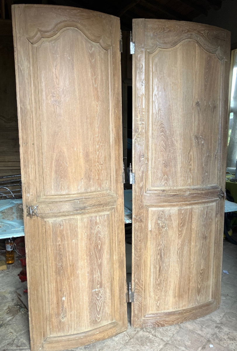 Pair Of Curved (or Curved Depending On The Side) 18th Century Oak Communication Doors 