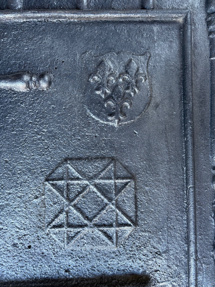 Grande plaque de cheminée en fonte XVII ème -photo-2