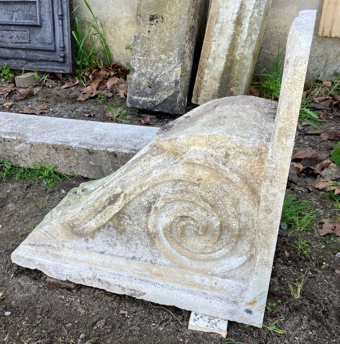 Pair Of Early 19th Century Stone Balcony Brackets -photo-5