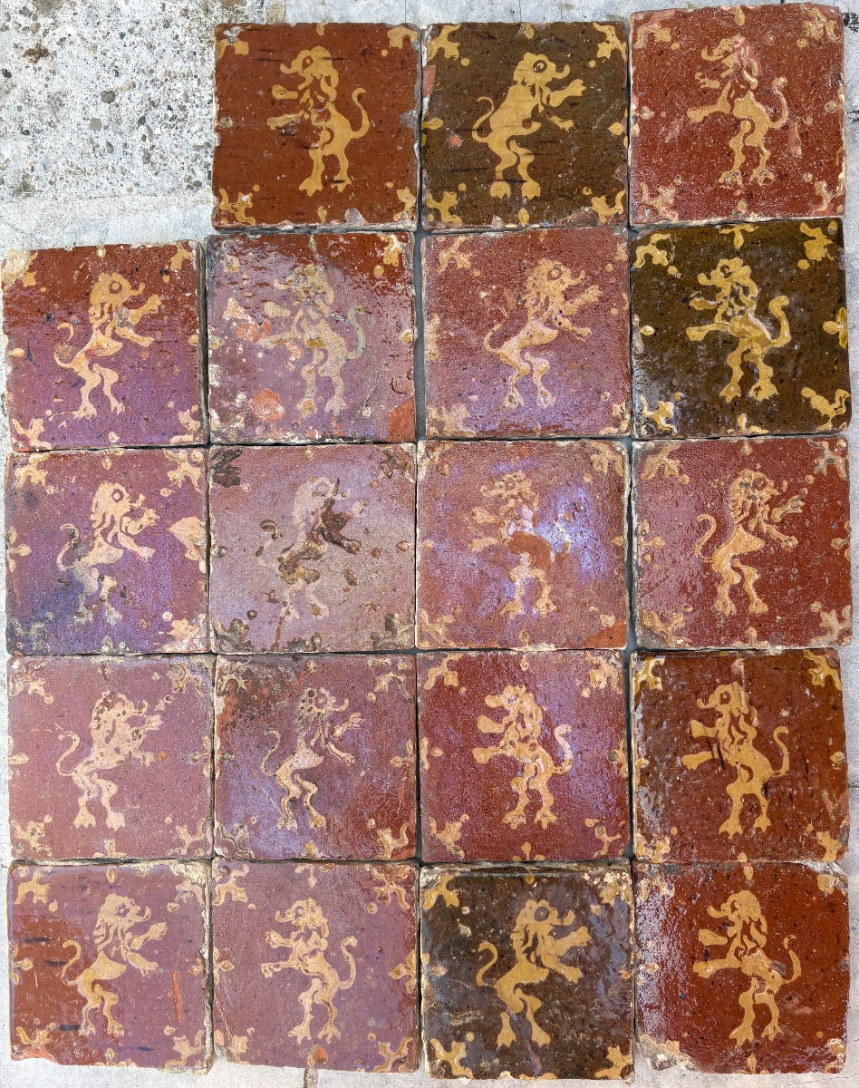19 Flanders Glazed Terracotta Lion Tiles, 16th Or 17th Century