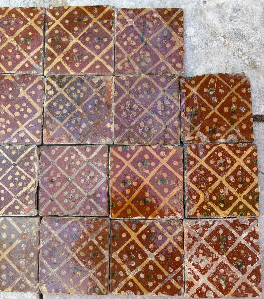 18 Glazed Terracotta Tiles From Flanders, 16th Or 17th Century-photo-2