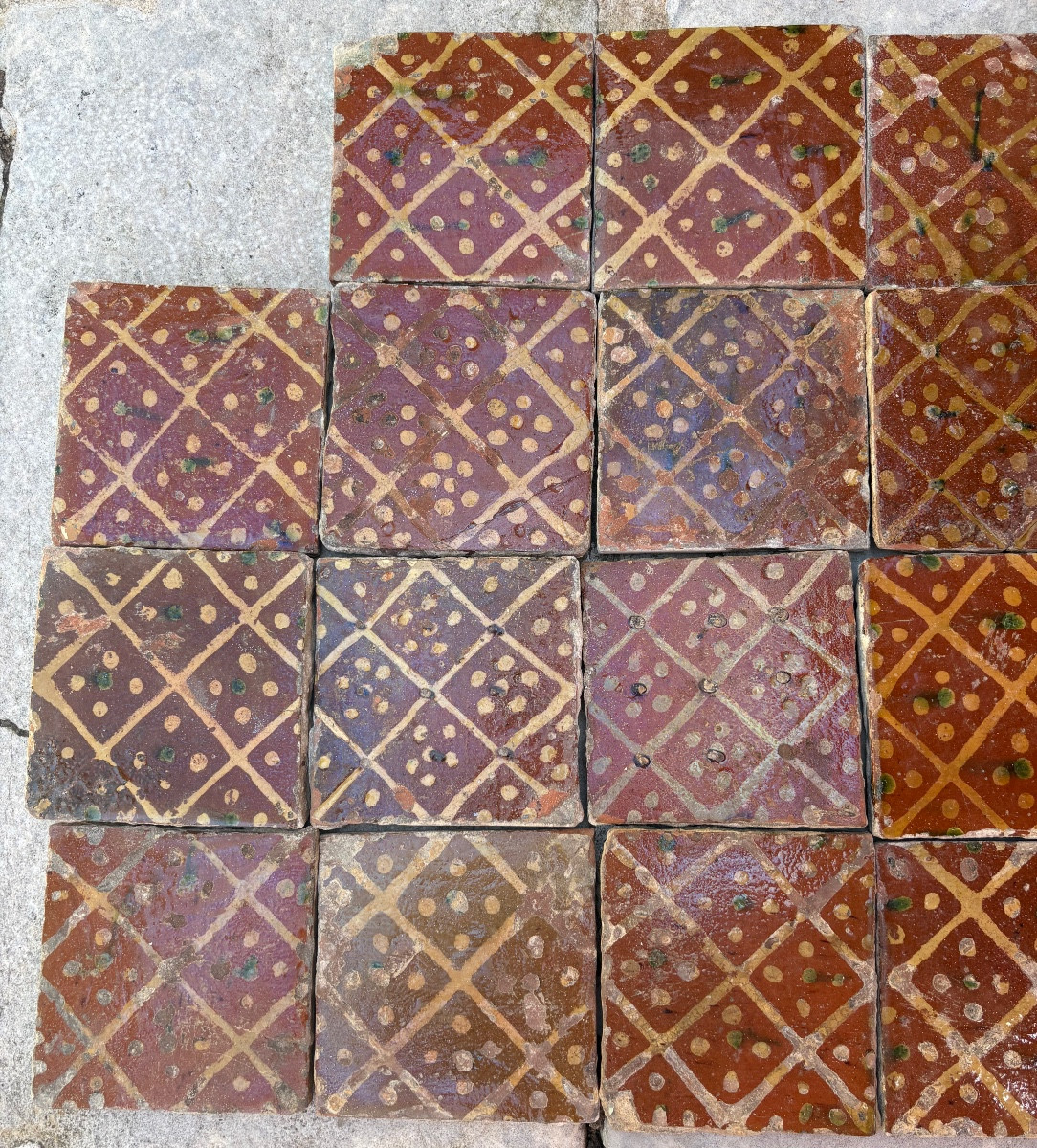18 Glazed Terracotta Tiles From Flanders, 16th Or 17th Century-photo-3