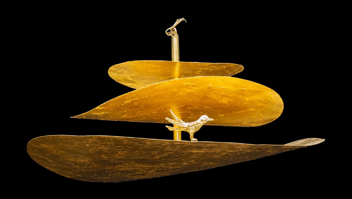 Lustre « Arbre Terre à l’oiseau » fer forgé doré à la feuille, de Jérôme Quilan, XXI ème.