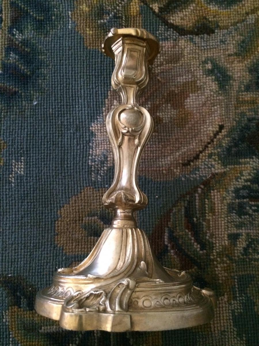 Paire De Bougeoirs Louis XV En Bronze Doré -photo-1