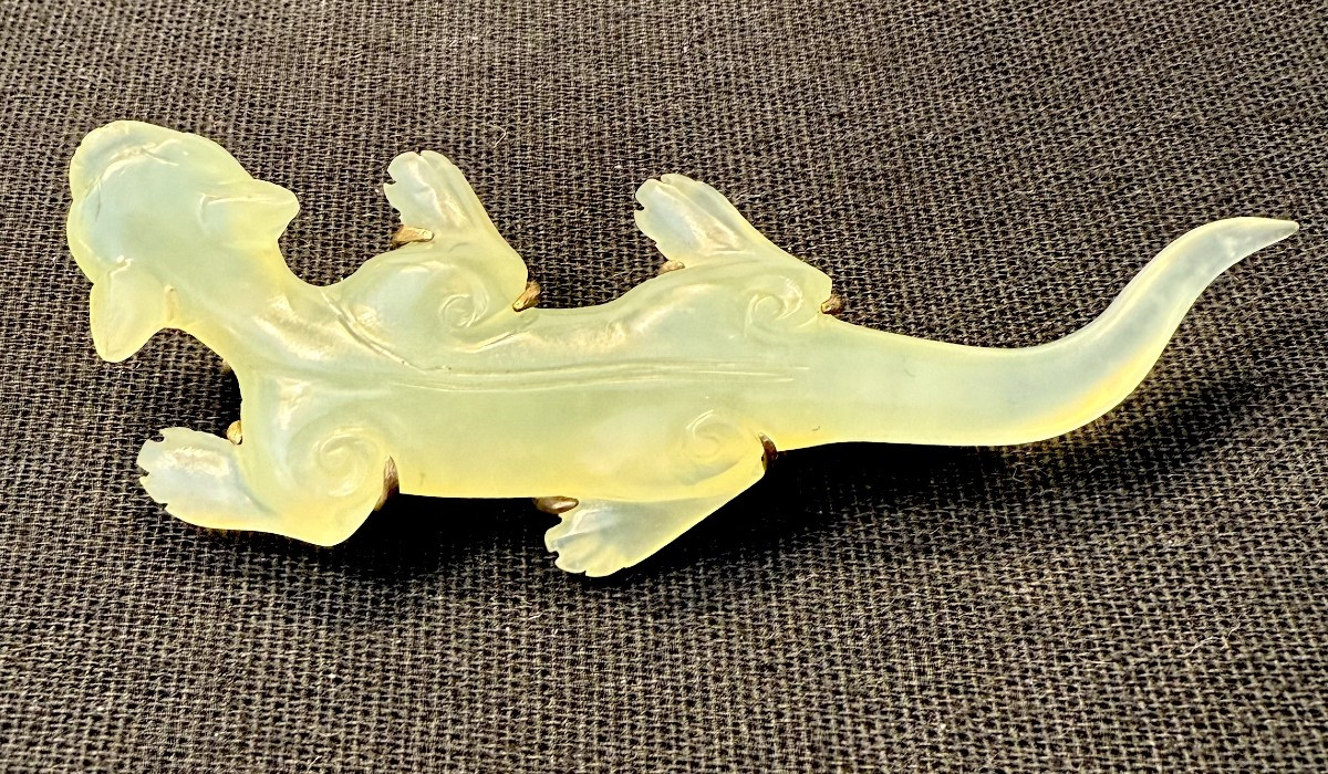 Jade Brooch Depicting A Dragon-photo-1