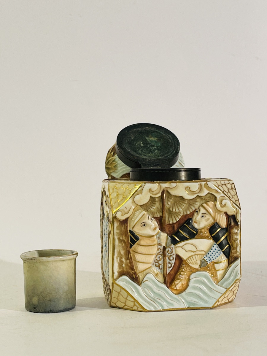 Japanese Ceramic Inkwell In The Satsuma Style, Dating From The Late 19th Or Early 20th Century. -photo-1