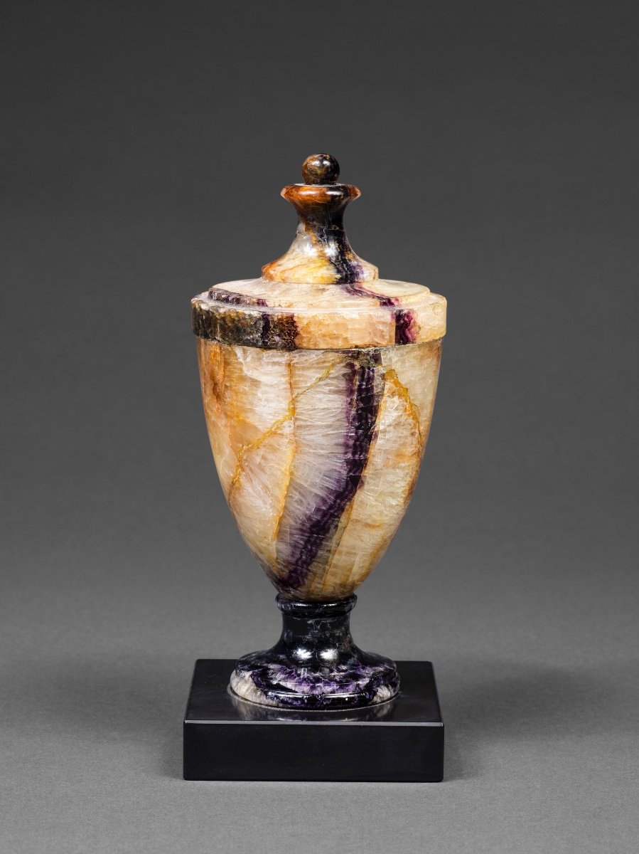 Neoclassical Urn In Blue John - England, 19th Century