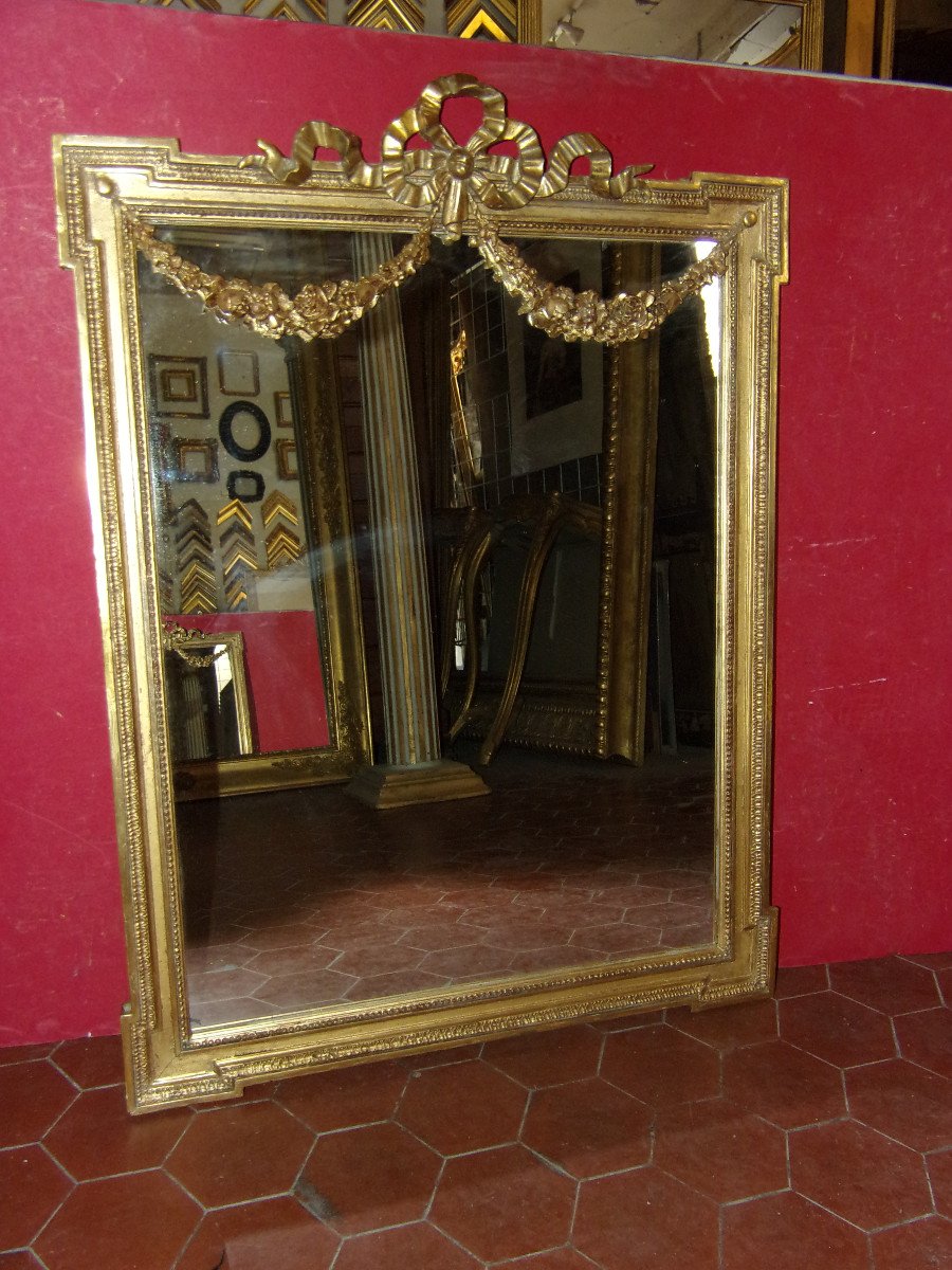 Miroir époque 19 ème, En Bois Doré.