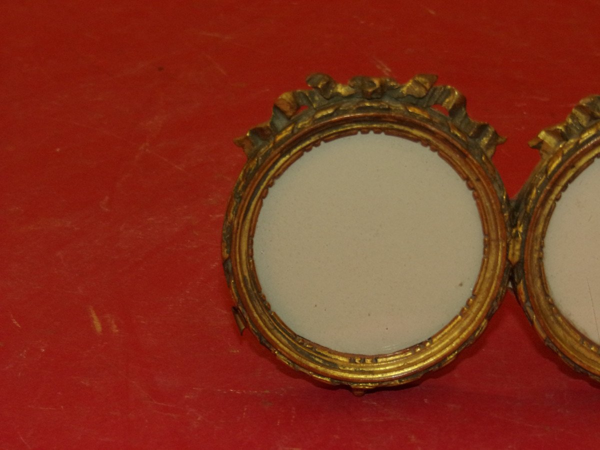 Pair Of Small Round Frames, 19th Century, In Golden Wood.-photo-3