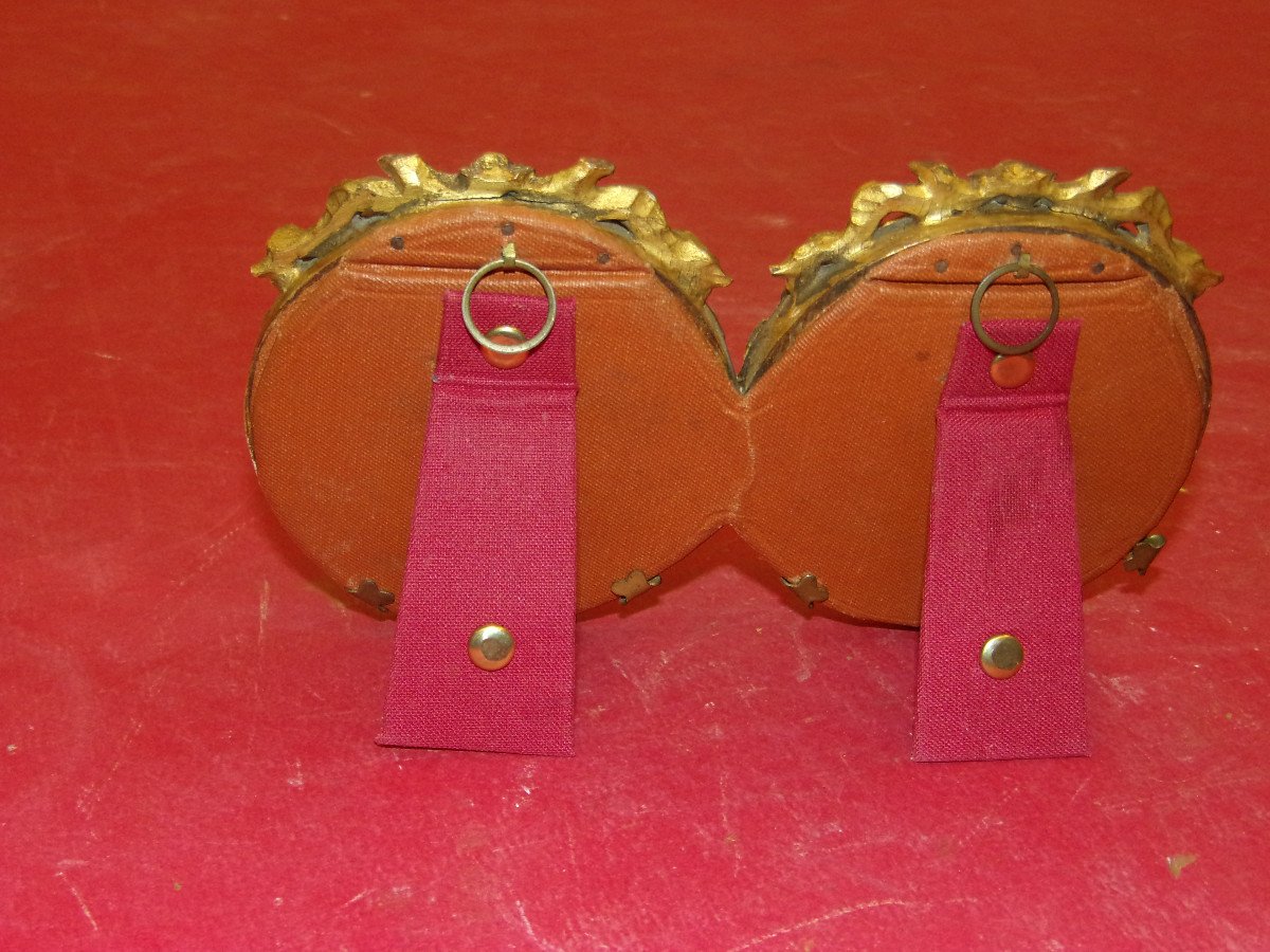 Pair Of Small Round Frames, 19th Century, In Golden Wood.-photo-1