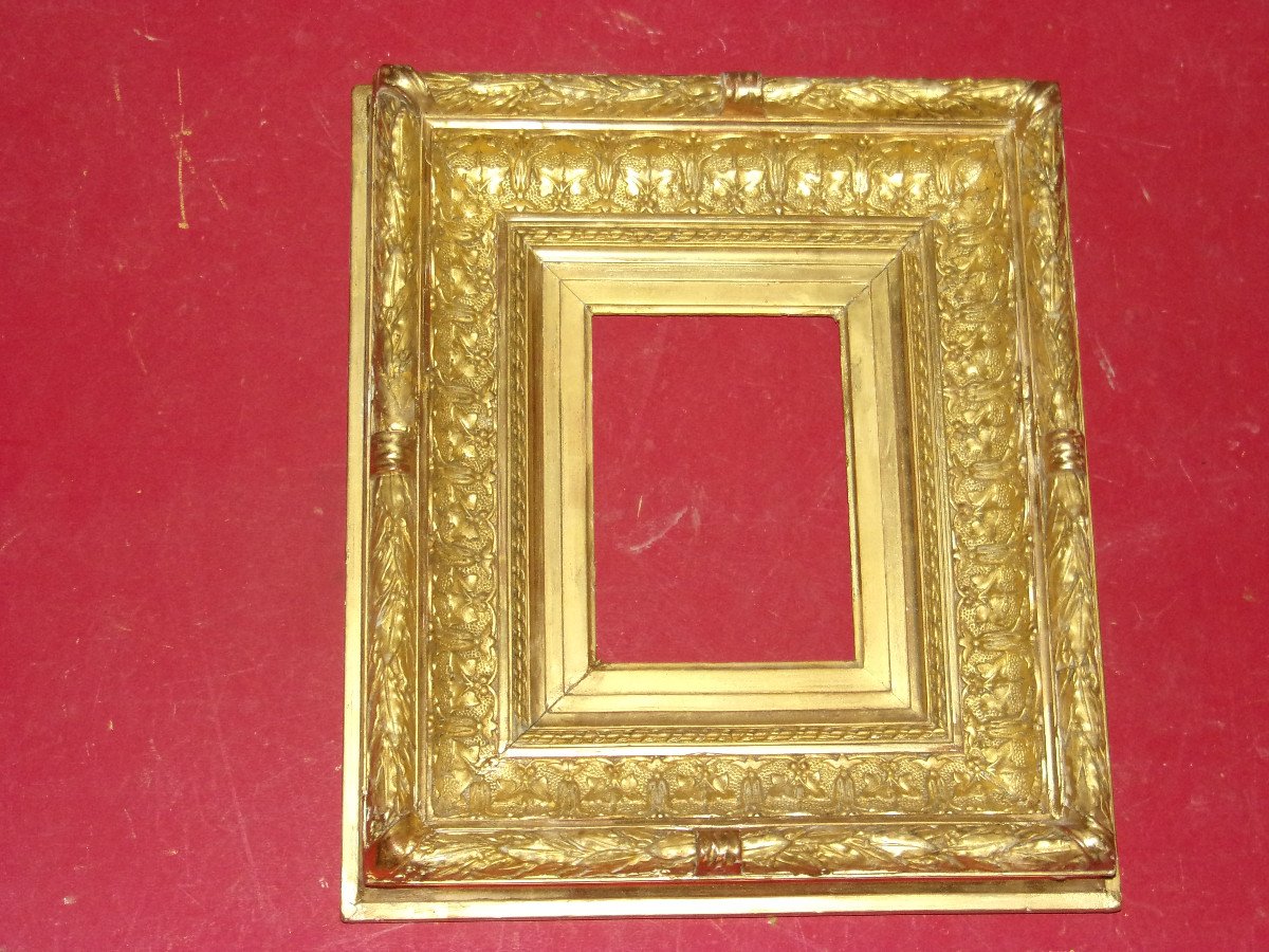 Cadre époque 19ème, En Bois Doré.