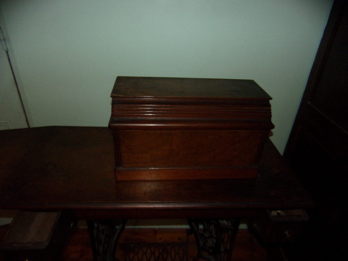 Singer Sewing Machine, With Cabinet, 20th Century.-photo-2