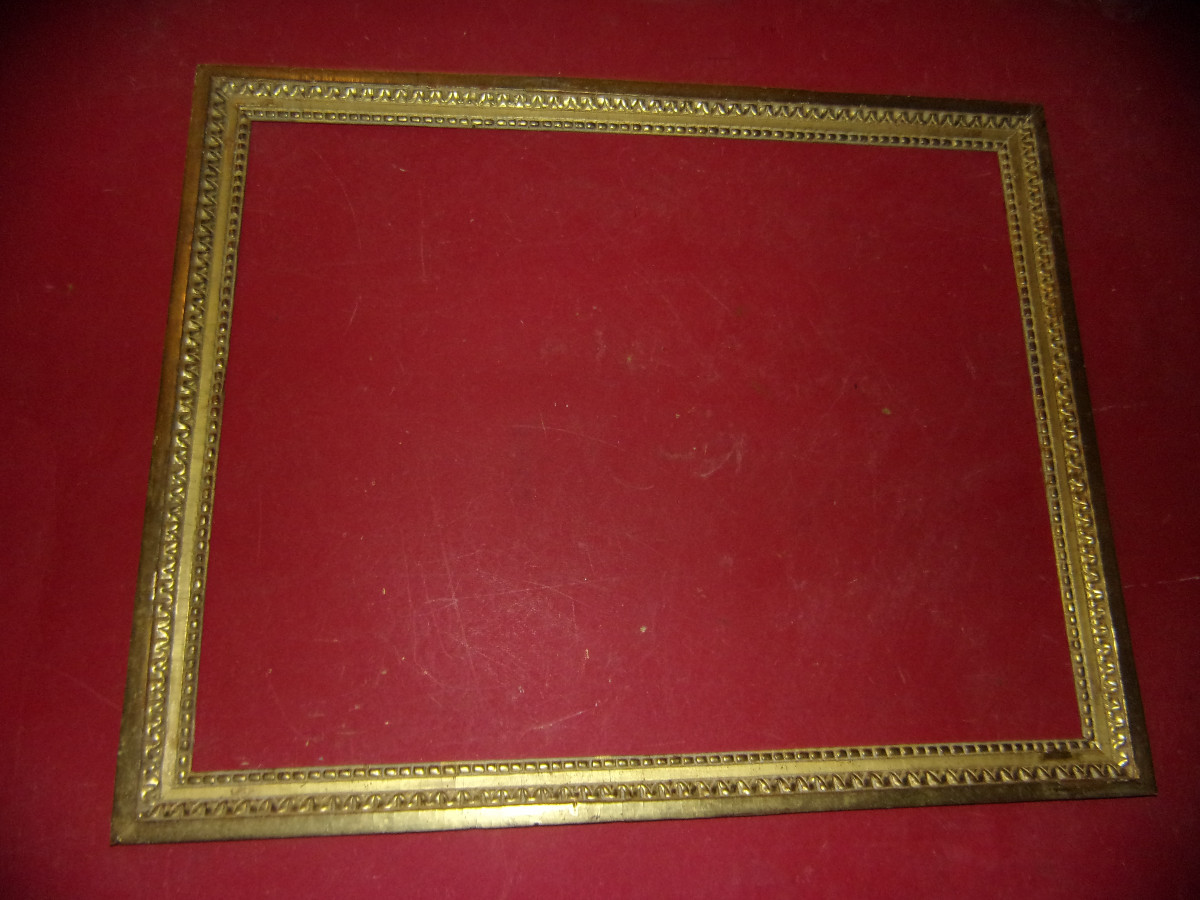 Cadre époque 18 ème, Louis XVI, en bois doré.