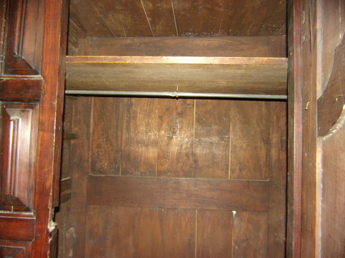 Armoire, Bonnetière en bois en bois massif époque fin 18 ème.-photo-4