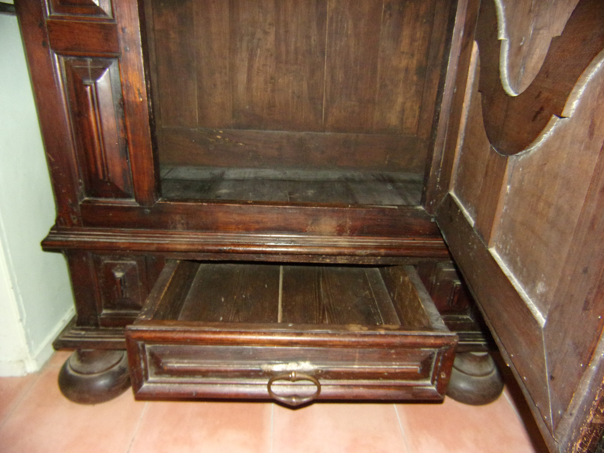 Armoire, Bonnetière en bois en bois massif époque fin 18 ème.-photo-1