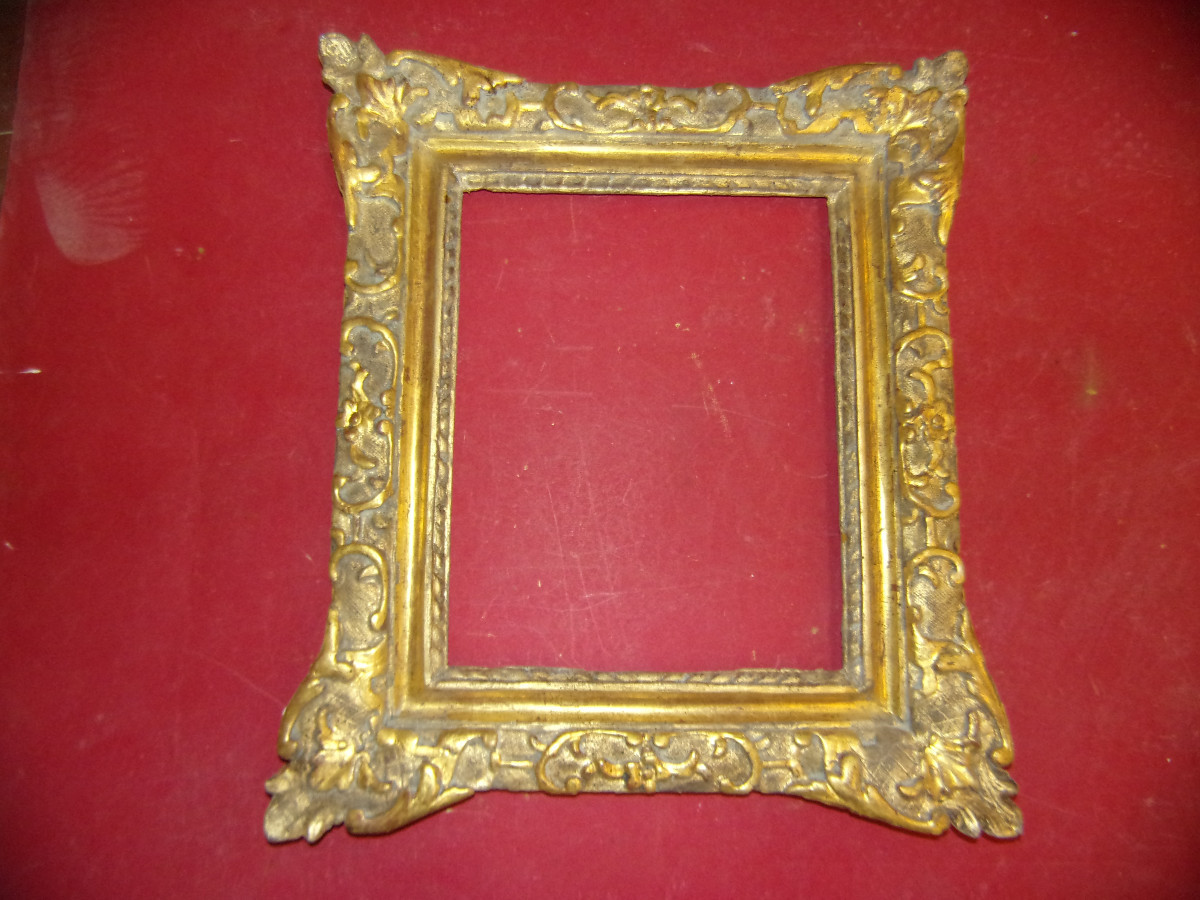 Cadre époque  fin 17ème,  Louis XIV en bois doré.