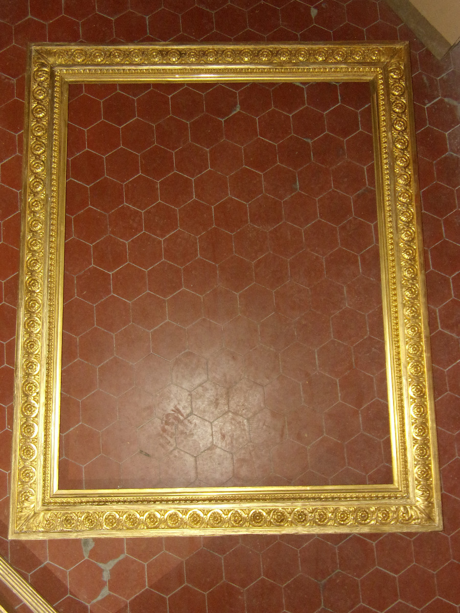 Grand Cadre époque 19ème, en bois doré.