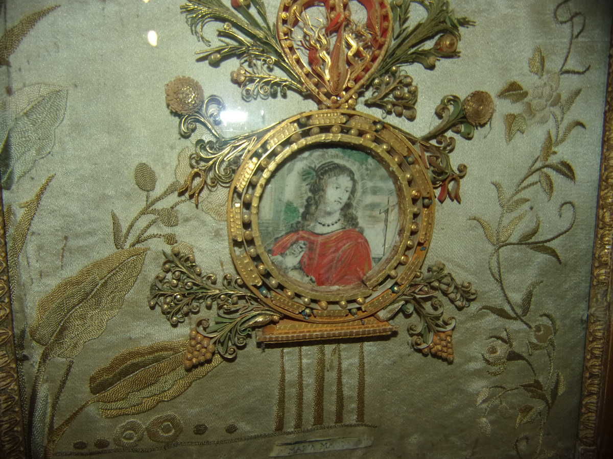 Tableau de couvent en Paperolles; Médaillon de Saint, époque fin 18ème.-photo-2