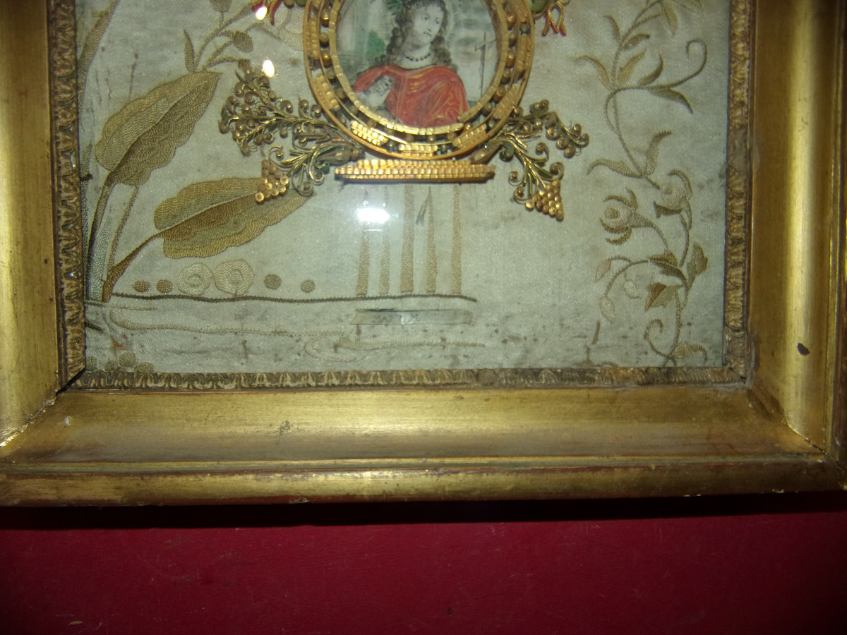 Tableau de couvent en Paperolles; Médaillon de Saint, époque fin 18ème.-photo-1