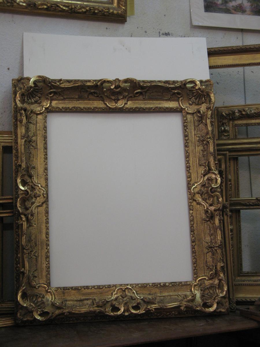 Cadre époque 19ème En Bois Doré.