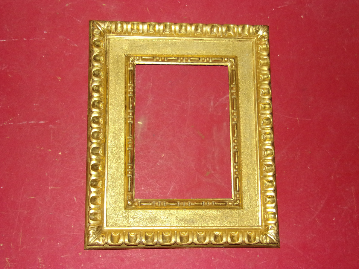 Cadre à cassetta Italien , époque 17ème, en bois doré.