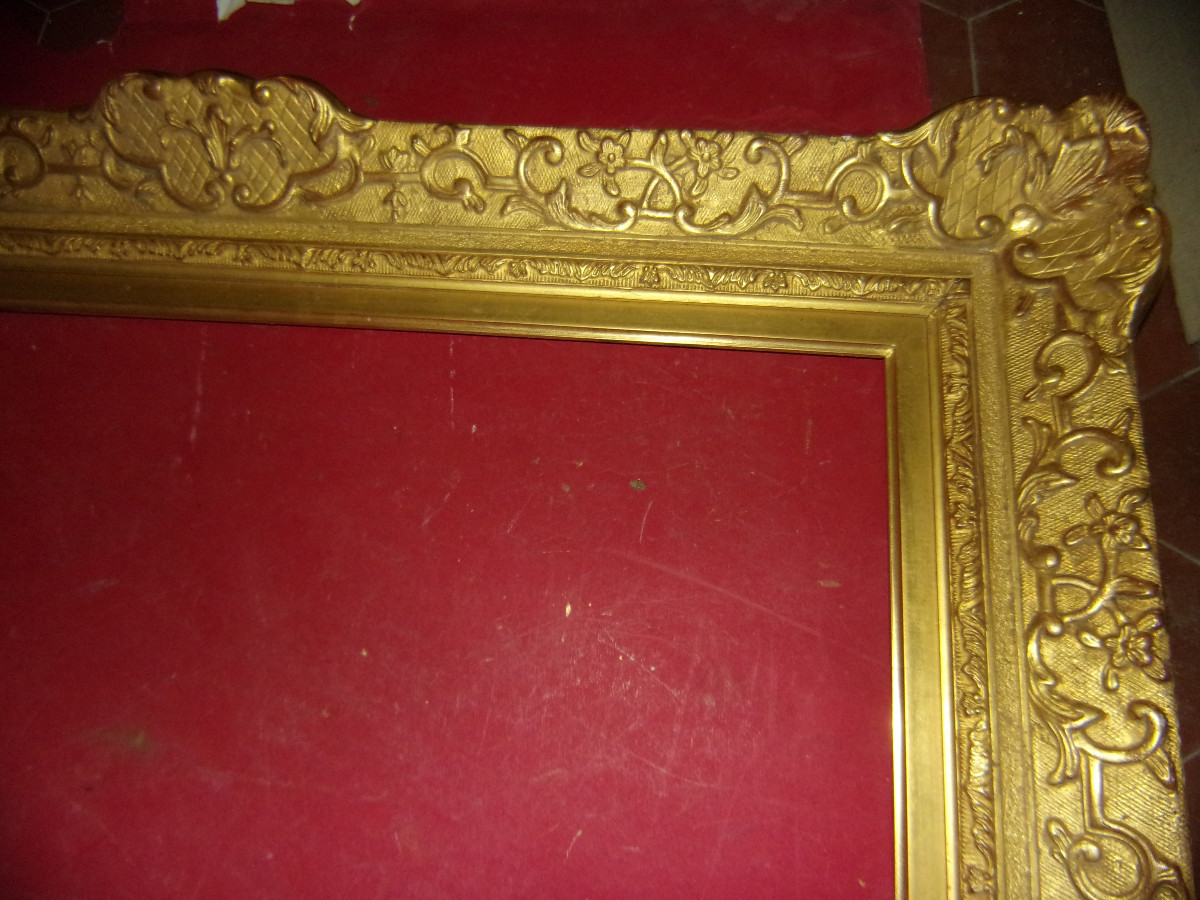 Cadre époque 20 ème, style Louis XIV, en bois doré.-photo-2