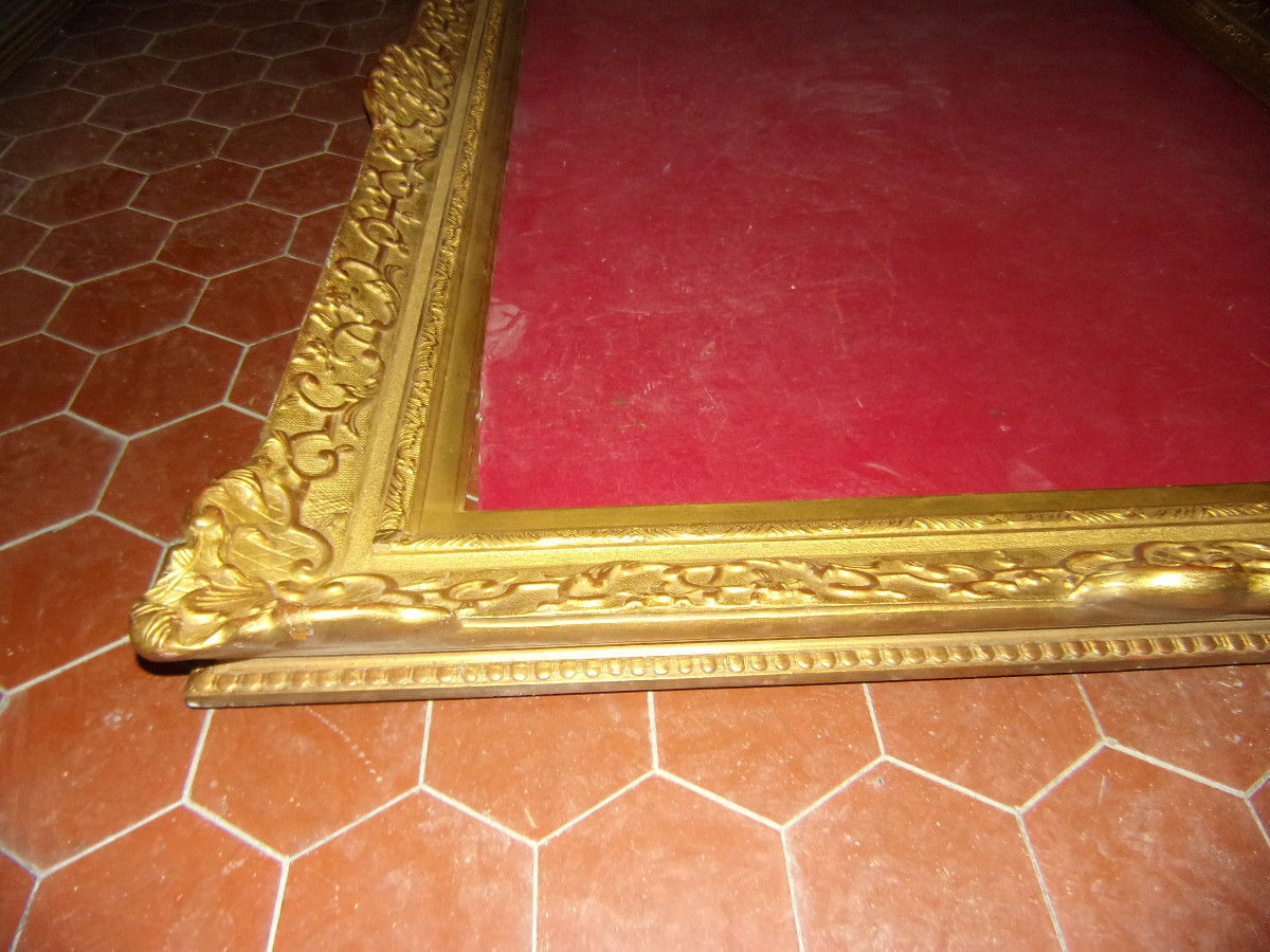 Cadre époque 20 ème, style Louis XIV, en bois doré.-photo-2