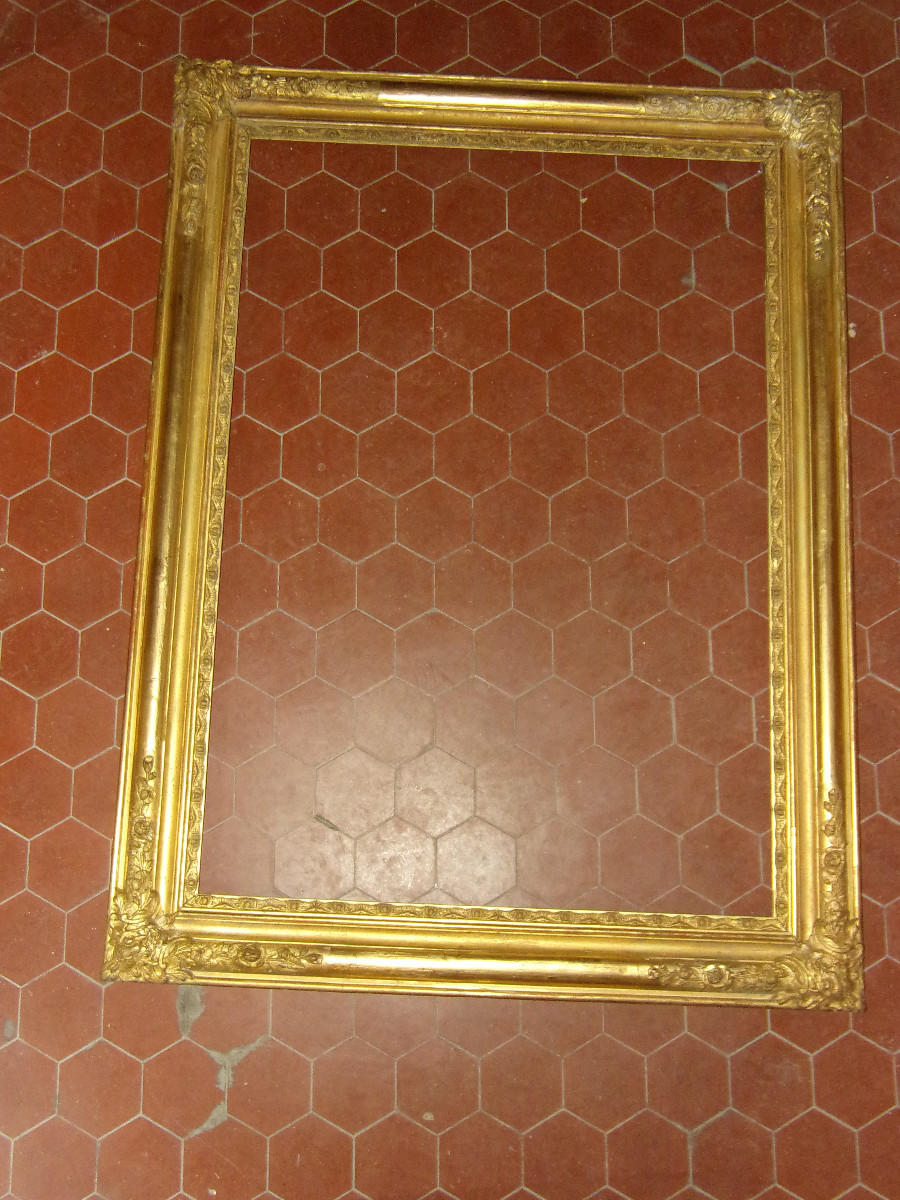 Grand Cadre époque 19ème, en bois doré.