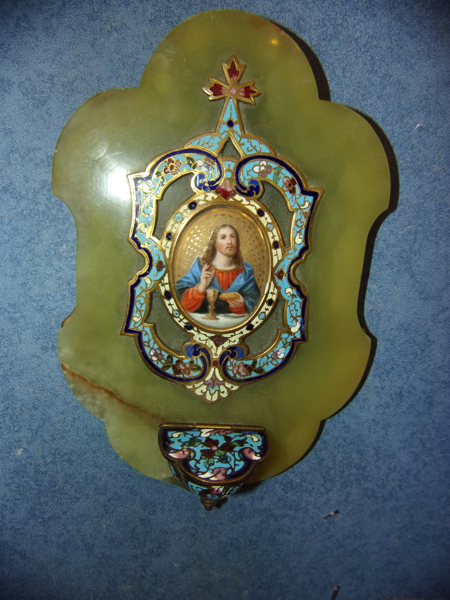 Bénitier mural en marbre et émail cloisonné, époque fin 19ème.
