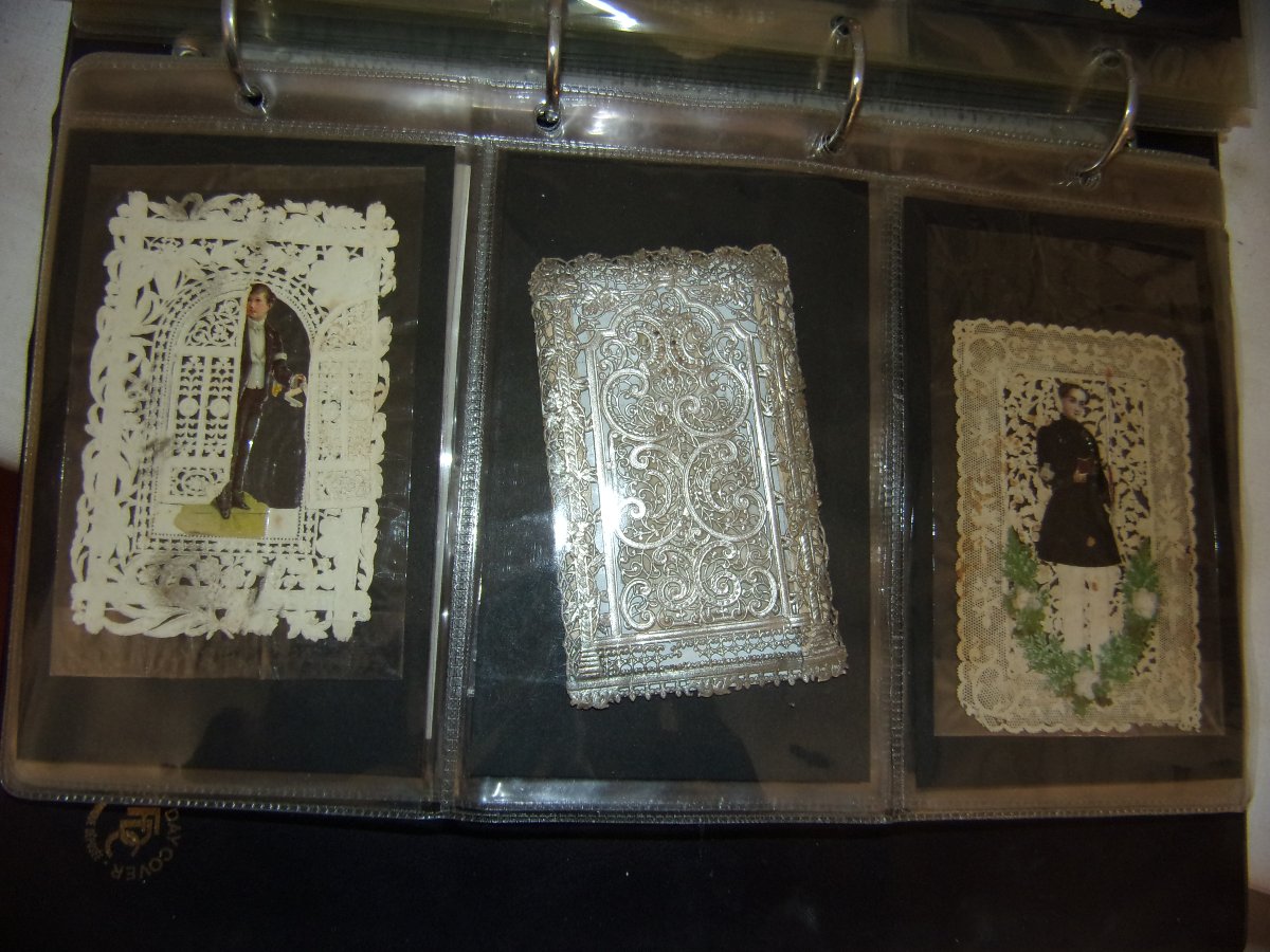 Album Of Religious Images And 19th-century Canivets.-photo-7
