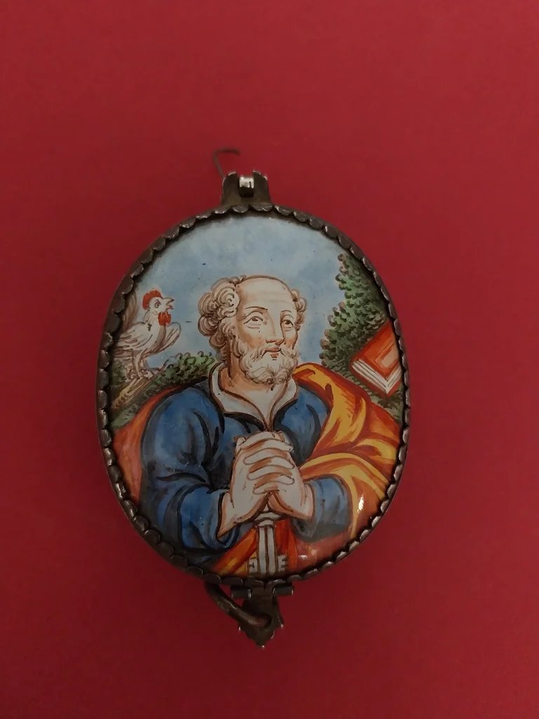 Reliquaire de dévotion à double émail peint représentant Saint Pierre et Sainte Anne 18ème.