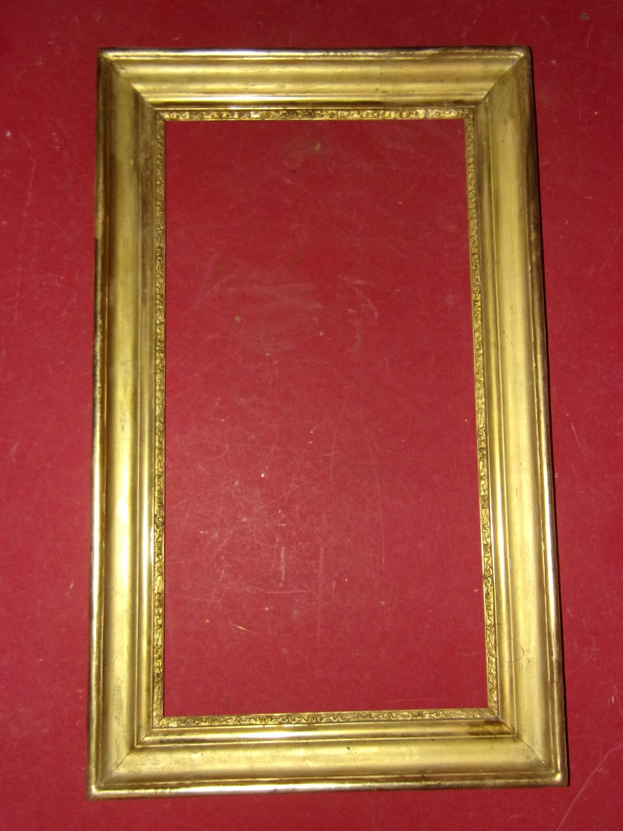 Cadre époque 19ème, en bois doré.