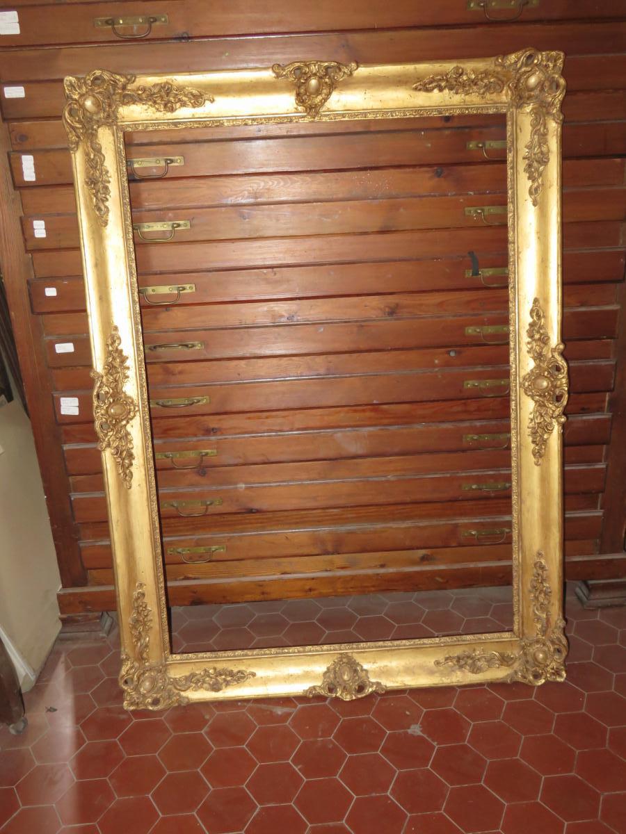 Cadre époque 19ème, En Bois Doré.