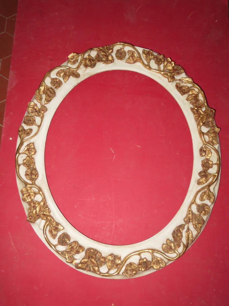 Oval Wooden Frame Gilded And Painted 19th Time.