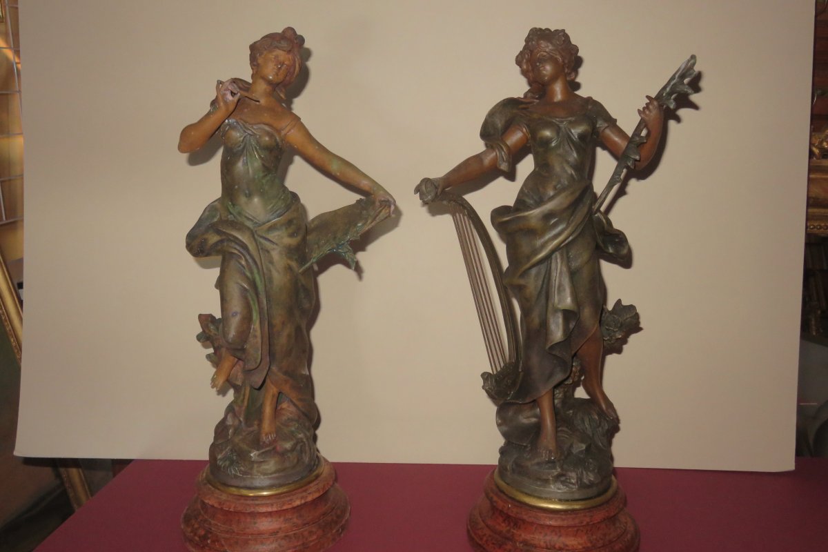 La " Mélodie " et la " Pensée ",paire de statues en régule, signée  Moreau,  époque fin 19ème.