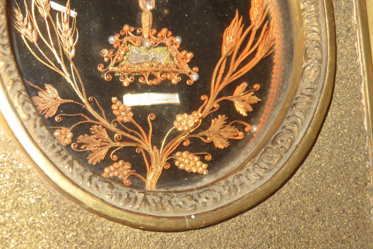 Cadre Reliquaire  époque  Début 19ème En Bois Doré.-photo-1