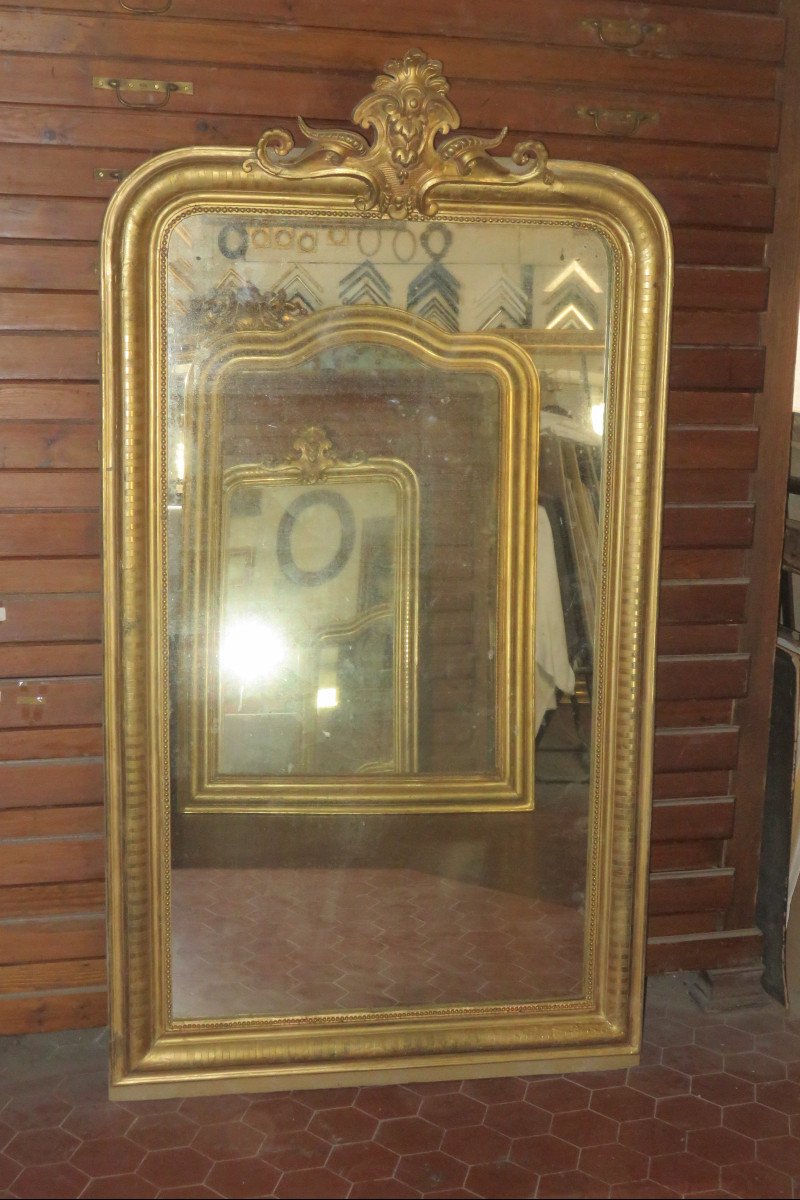 Miroir Louis Philippe, avec fronton,  époque 19ème, En Bois Doré.